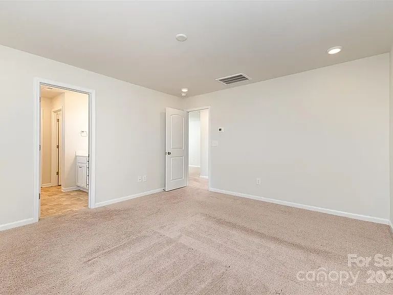 3034 Eastcott Ave — Photo 18