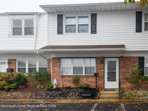 24 Iowa Court, Old Bridge, NJ 08857