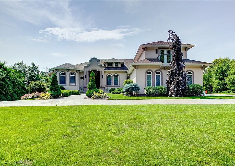 17 Paddock Dr, Lincoln, RI 02865 Zillow