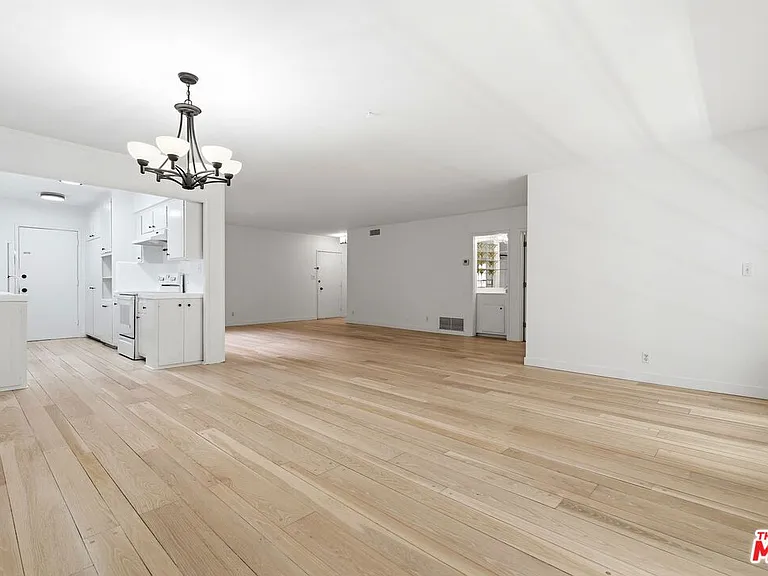 11970 Montana Ave #104 — Photo 5
