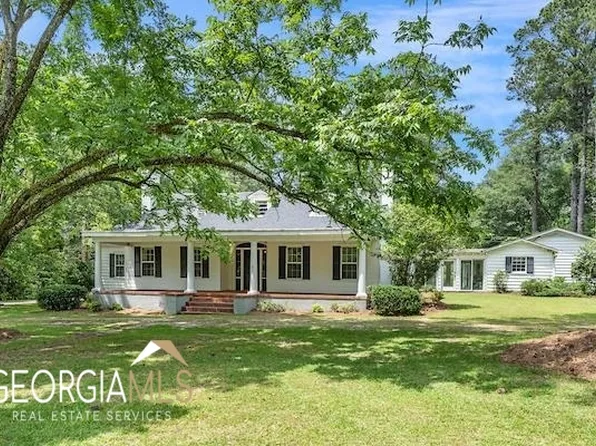 1139 E McCarty St, Sandersville, GA 31082