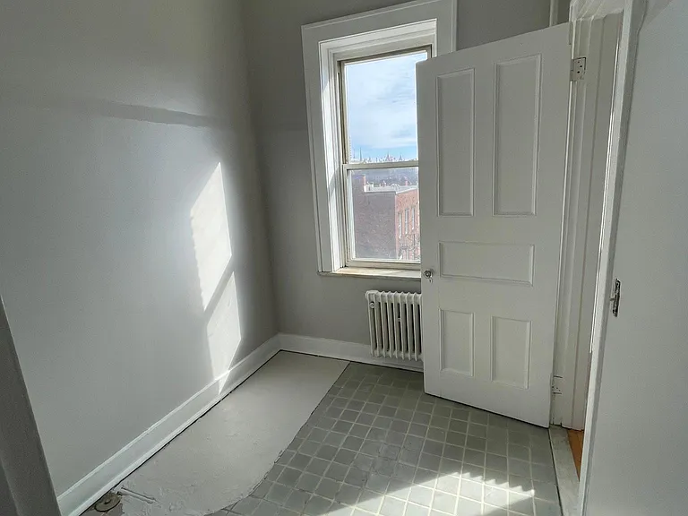 44 Willett St #4-R — Photo 6