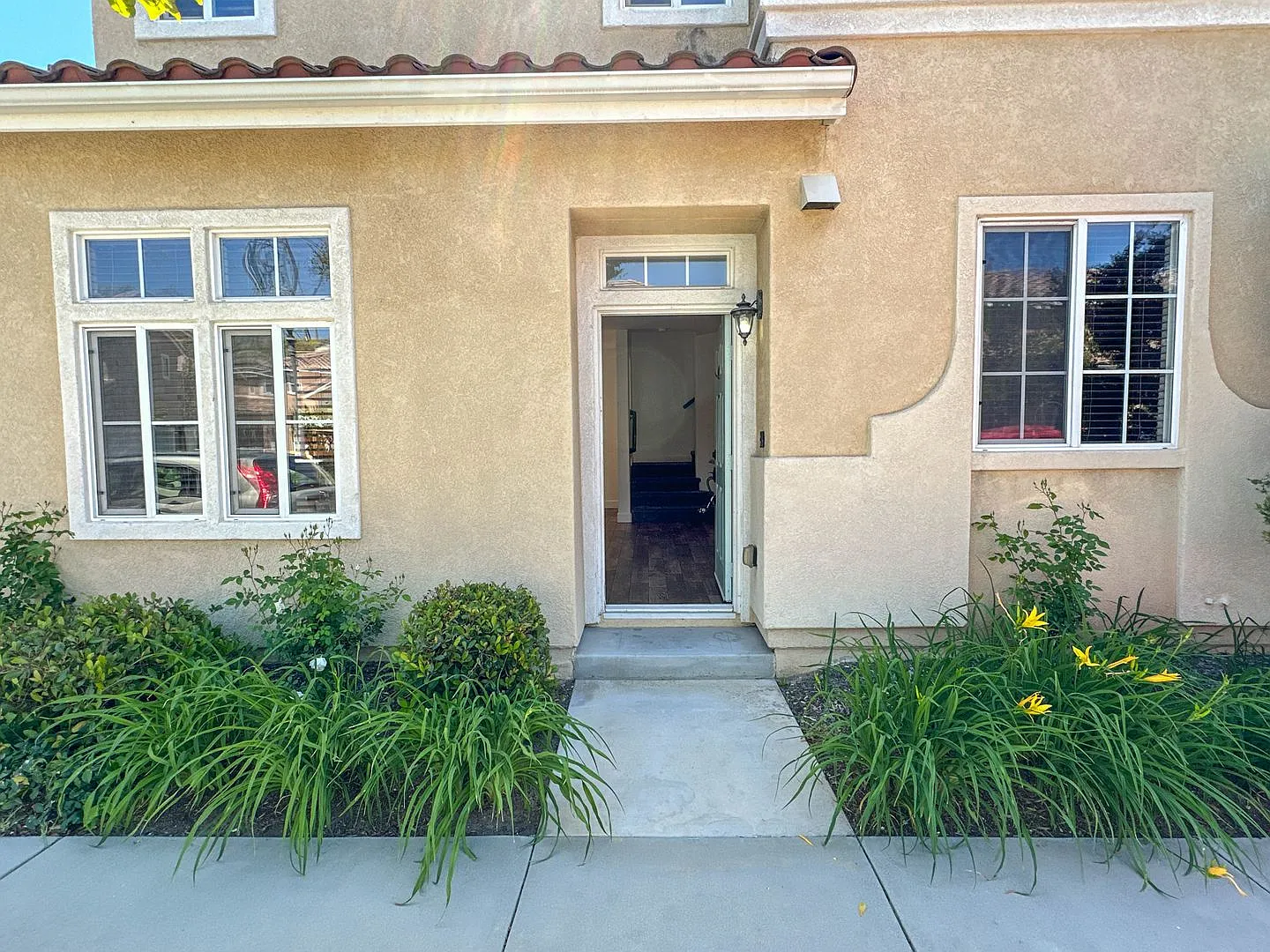 3 Bedroom Home for Rent in Valencia! — Photo 2