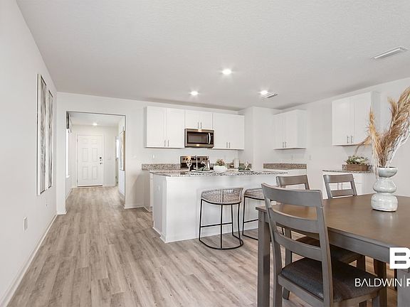 5th image of 21848 Seabrooke Ave
