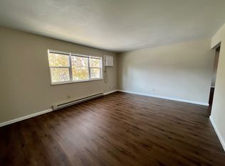 900 S 4th St #4, Springfield, IL 62703