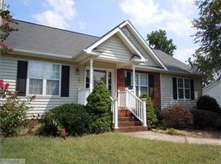5130 Windsbury Ridge Rd, Clemmons, NC 27012