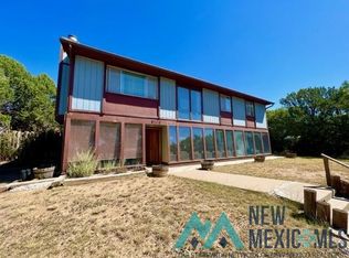 104 Los Arboles St, Raton, NM 87740
