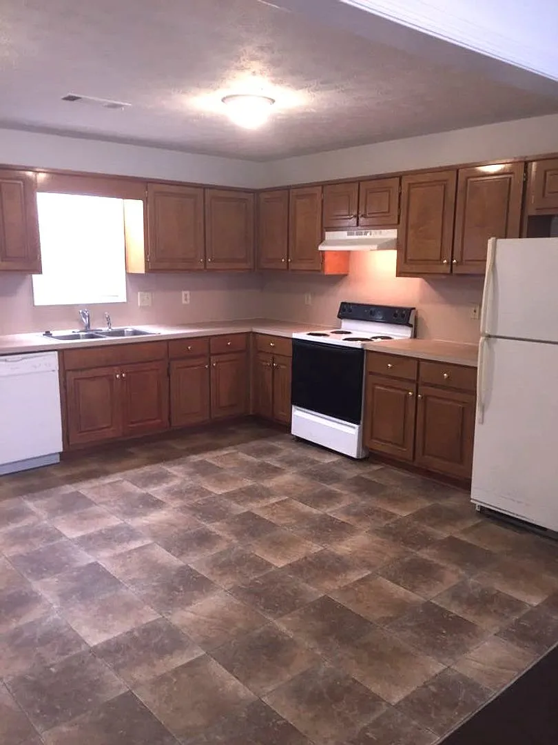11th Avenue 1018 Apts A-E — Photo 3