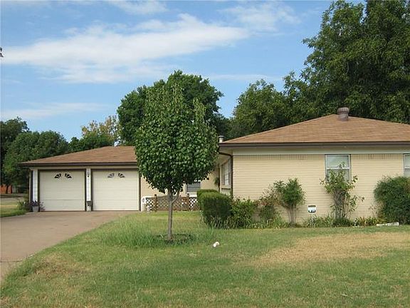 3rd image of 3702 Concord Dr