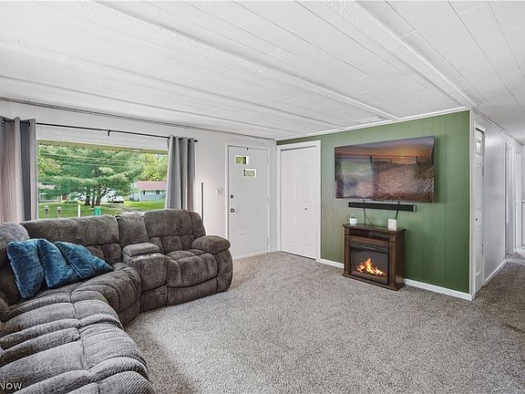 3rd image of 1758 Westwood Dr