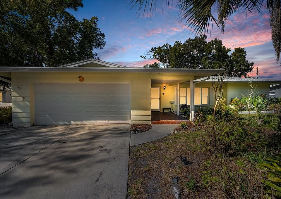 1st image of 2310 Sarazen Dr