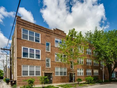 4352 N Sacramento Ave #3, Chicago, IL, 60618