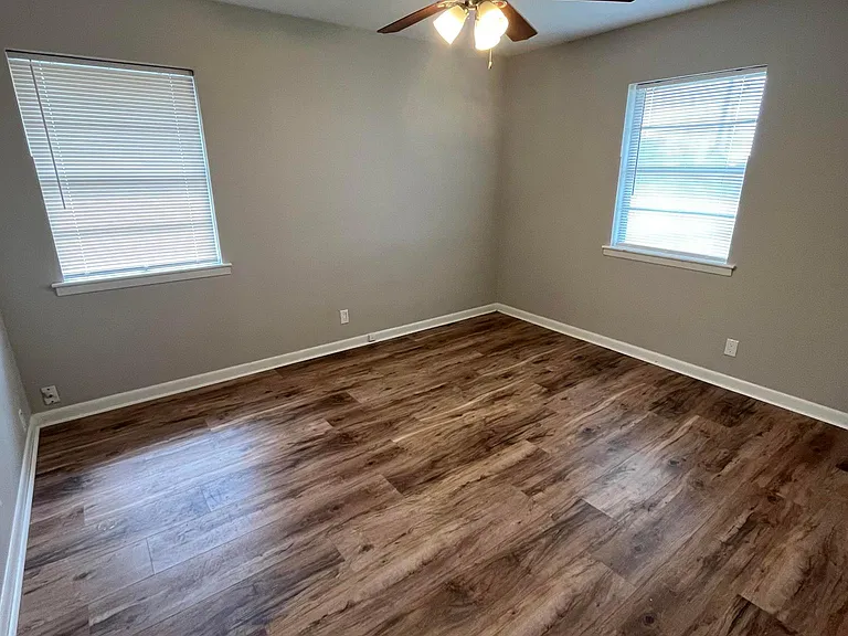 577 Eldridge Dr — Photo 8