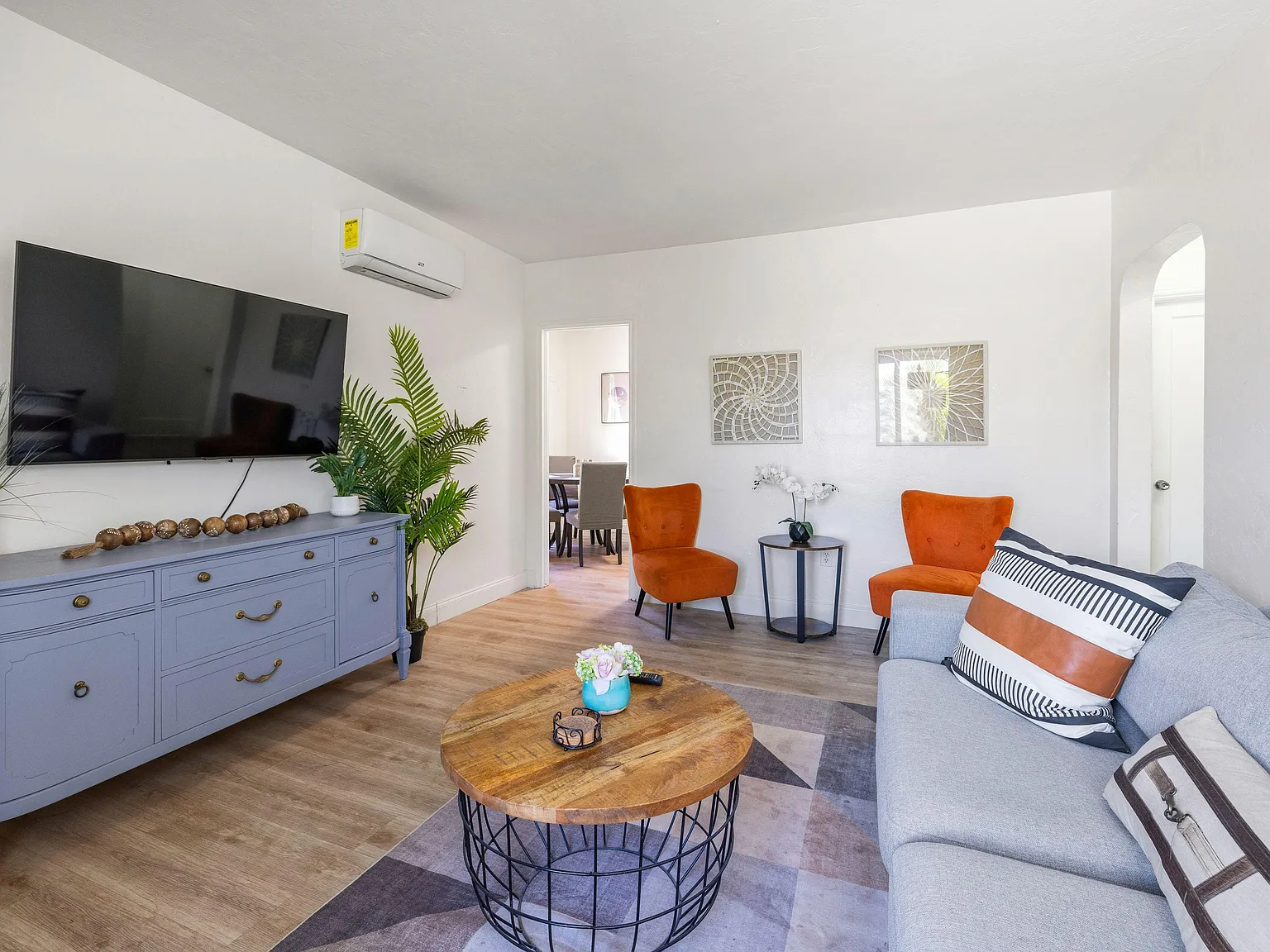 2 bed, 1.0 bath, 513 sqft, $1,343 — Photo 2