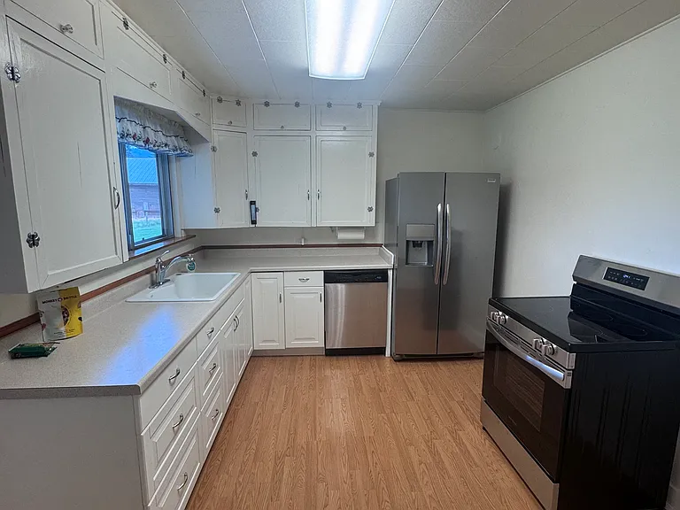 4430 Leasure Dr — Photo 9