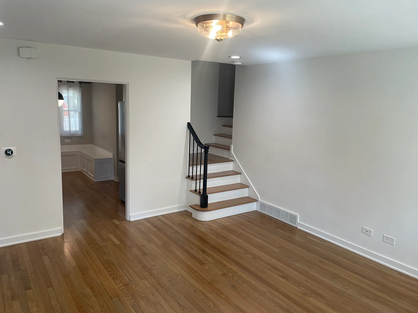3 bed, 1.5 bath, 1200 sqft, $3,100 — Photo 2