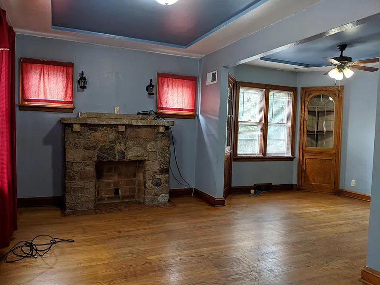 242 Edgewood Ln — Photo 9