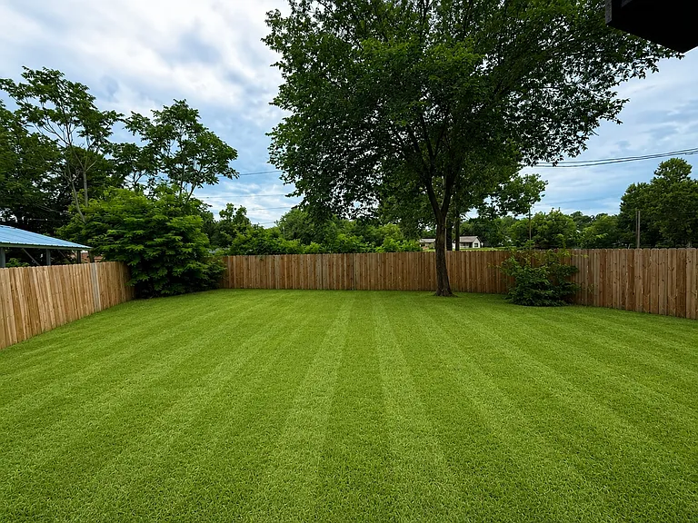 1016 W Crawford St — Photo 17