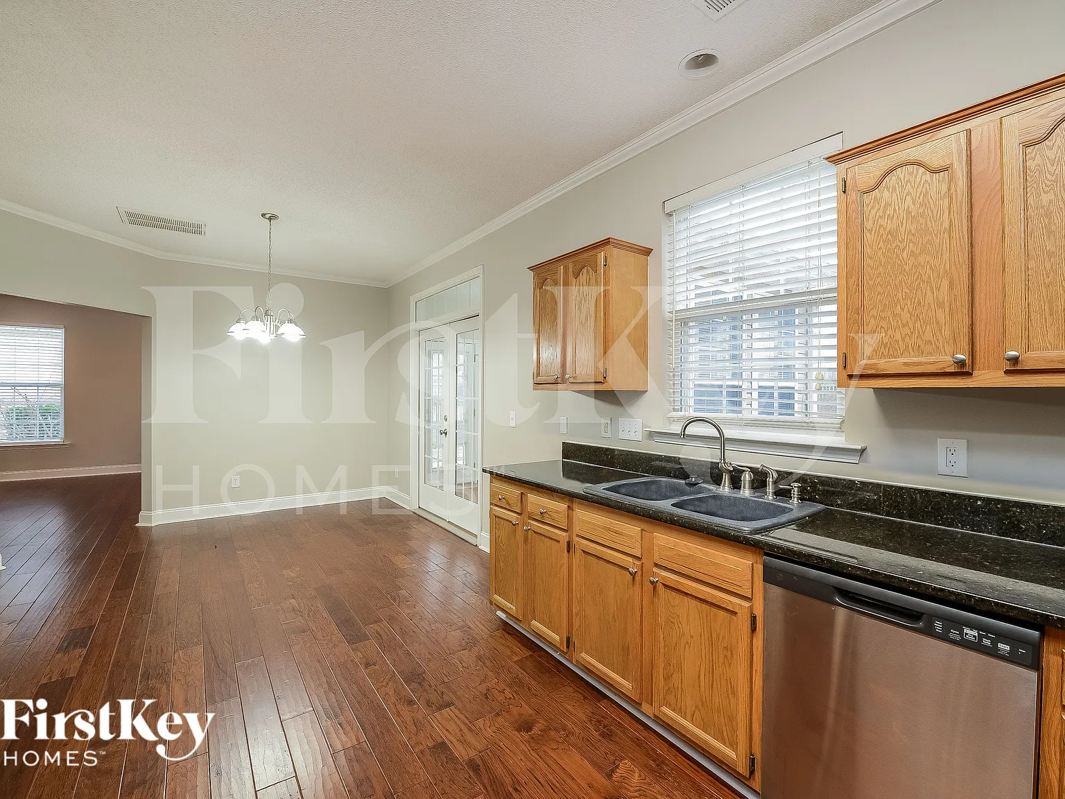 3 bed, 2.5 bath, 2356 sqft, $2,170 — Photo 4