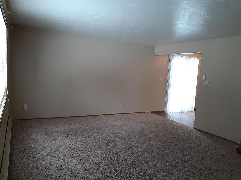 1st image of 681 Lomax St