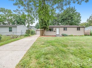 1410 Dean St NE, Grand Rapids, MI 49505