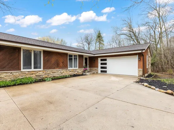 W313S6552 Spring DRIVE, Mukwonago, WI 53149