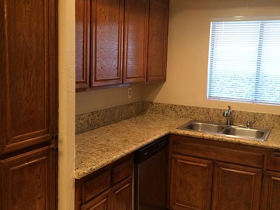 2nd image of 1911 Overland Ave APT 1