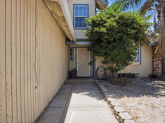 4th image of 2412 Snyder Ave