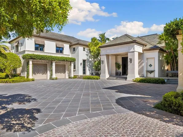 701 Kings Town DR, NAPLES, FL 34102