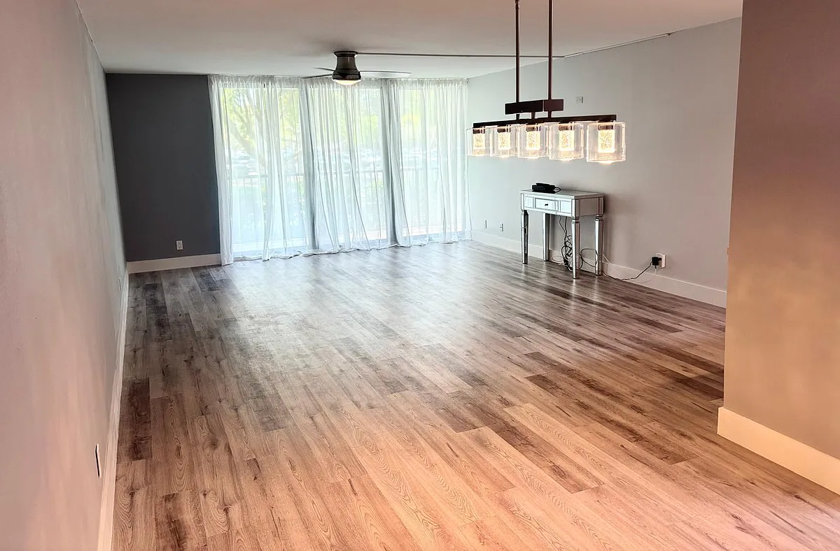 Building Photo - 1301 River Reach Dr #111