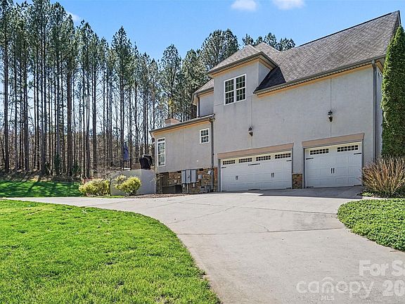 4th image of 131 Winding Forest Dr