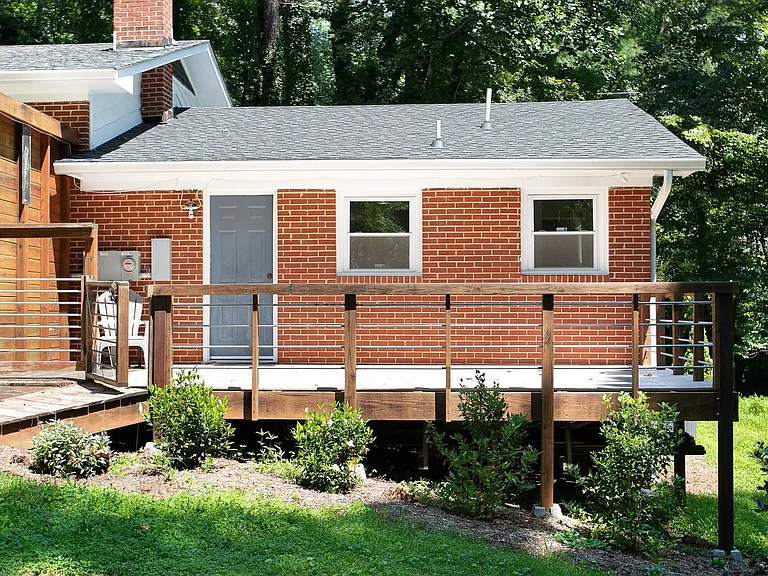 433B Northside Dr — Photo 13