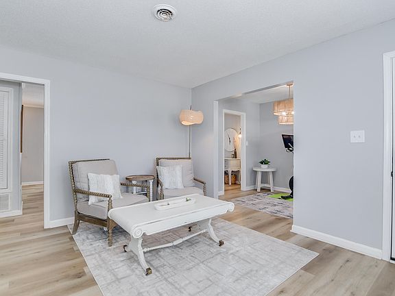 5th image of 275 Hinman Court