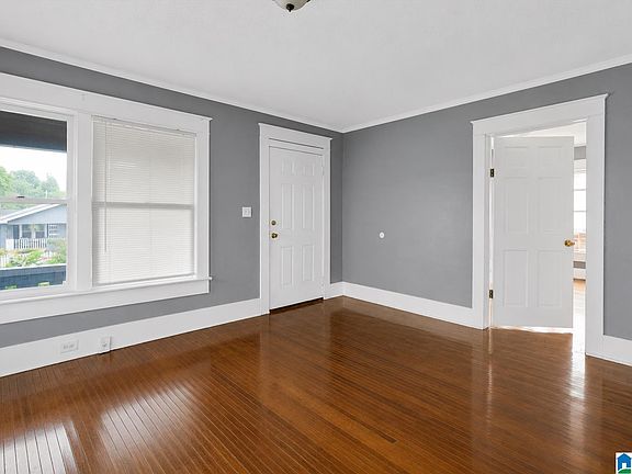 3rd image of 1060 Overton Ave