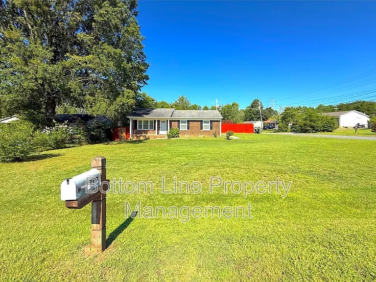 749 Shannon Bradley Rd — Photo 1