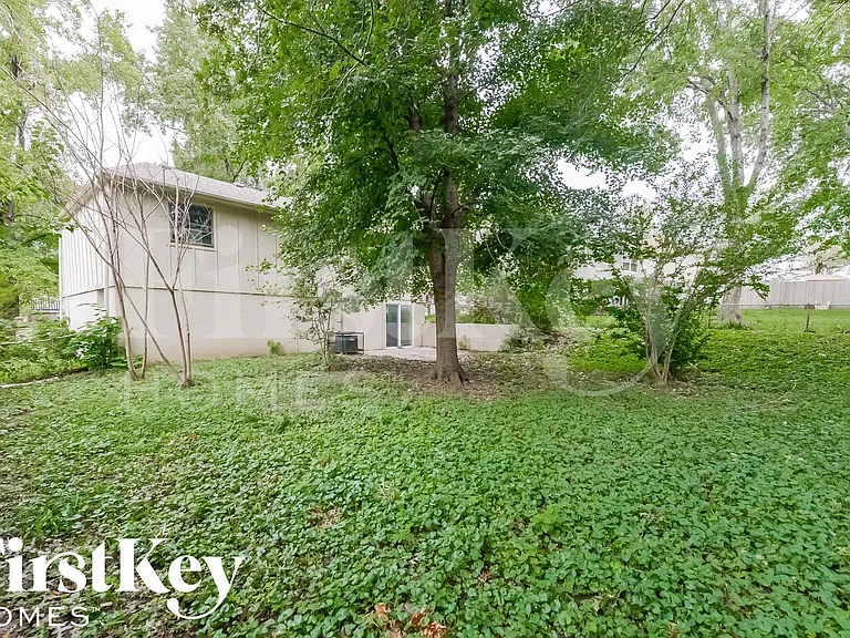 2318 NW Chatham Pl — Photo 15