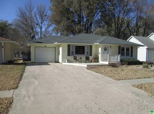 223 N 7th Ave, Sheldon, IA 51201