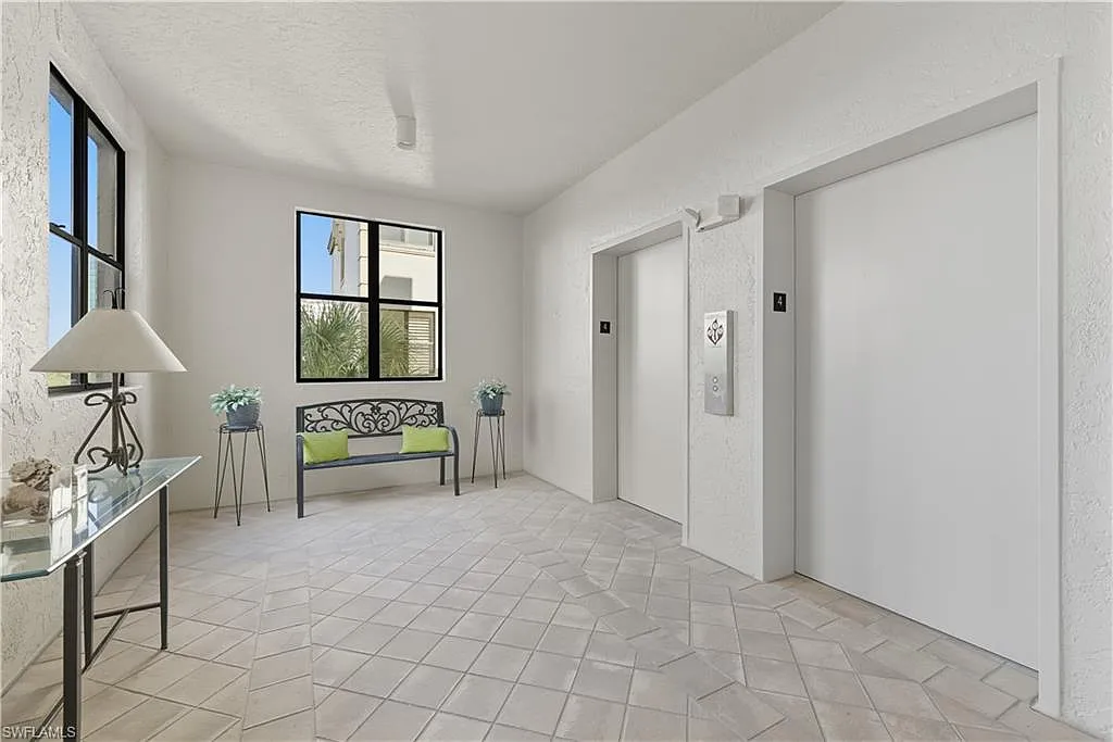 3 bed, 2.0 bath, 2000 sqft, $12,500 — Photo 2