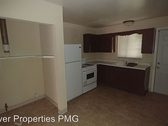 3rd image of 2258 N Hawthorne Ln APT 3