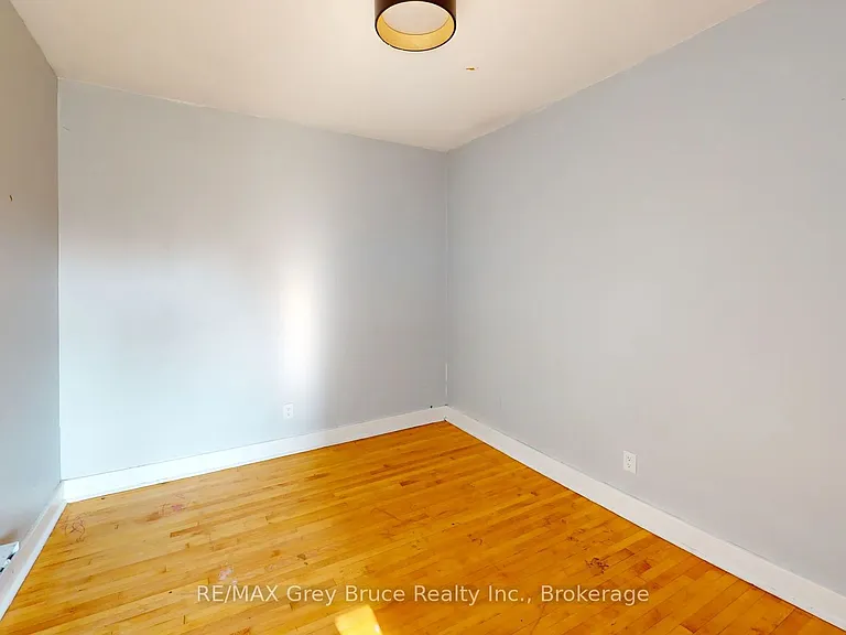 844 2nd Ave E #4 — Photo 5