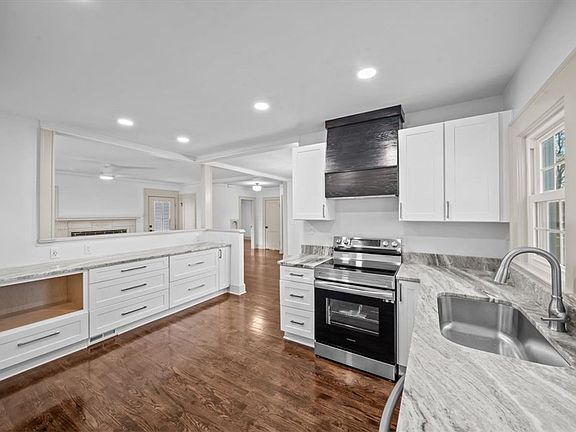 2nd image of 205 Walhalla St