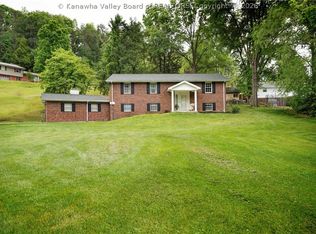 108 Elm St, Elkview, WV 25071
