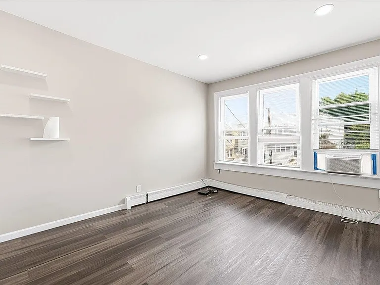 169 Zabriskie St #1 — Photo 10