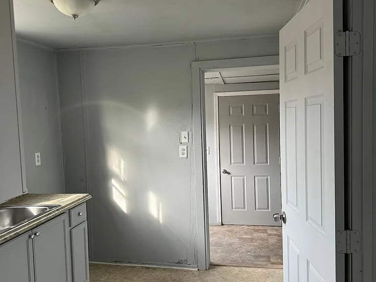 1516 Avenue G #A — Photo 8