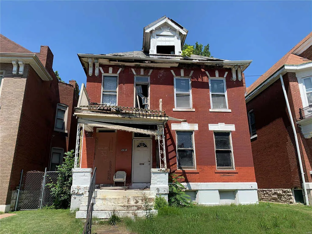 3217 Dodier St photo 1