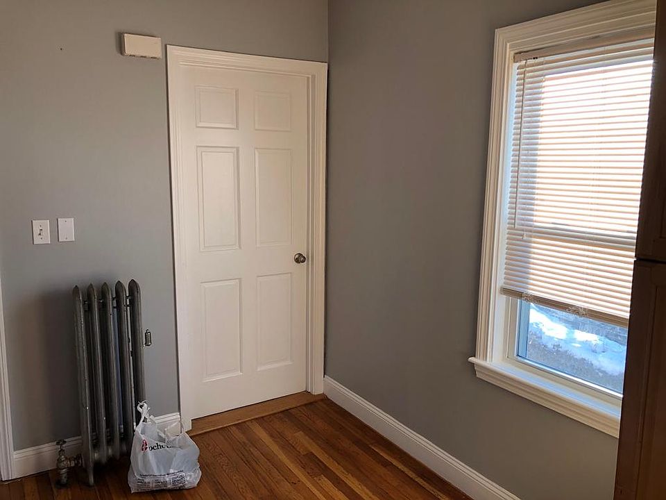 1st image of 14 Richard St #3