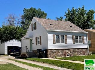 1118 W Willow St, Cherokee, IA 51012