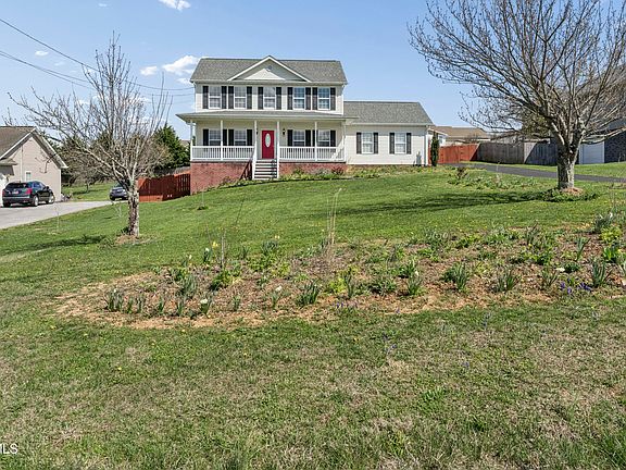 3rd image of 401 Leesburg Rd