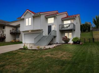 1731 Parkway Dr, Coralville, IA 52241