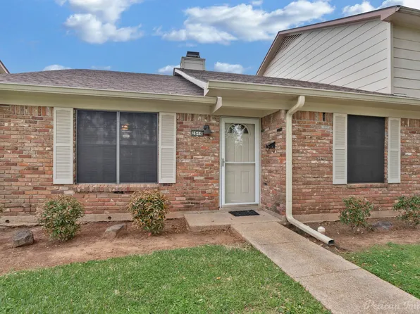 2644 Village Ln, Bossier City, LA 71112